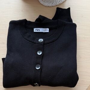 Zara Women's Classic Black Crop Cardigan